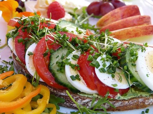 Comment adapter le menu pour les participants ayant des régimes alimentaires spécifiques à votre séminaire d'entreprise ?