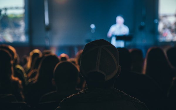 Organiser un Séminaire Réussi à Perpignan : Les Meilleurs Lieux et Astuces